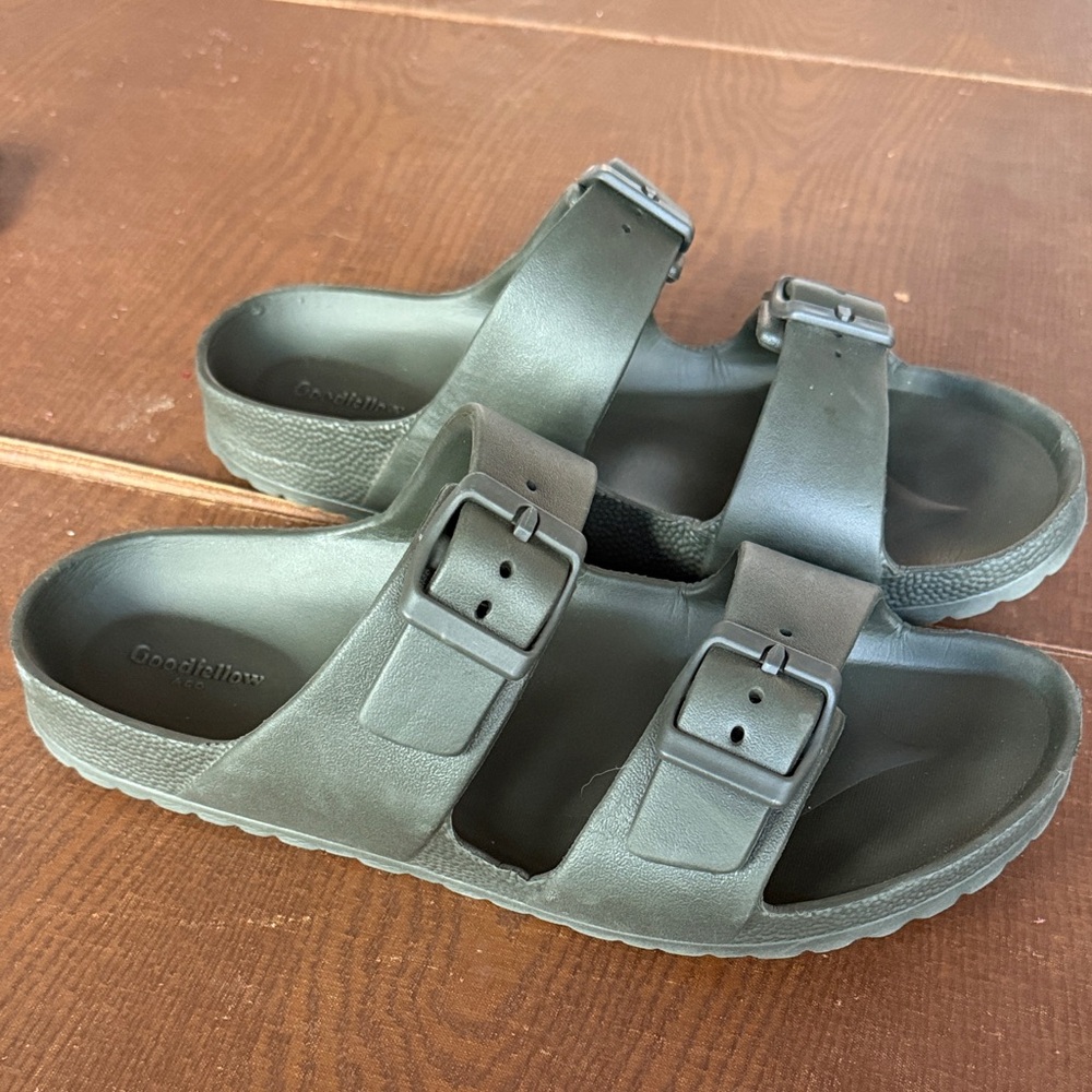 Goodfellow & Co. Green Double Strap Sandals, size 9 men’s